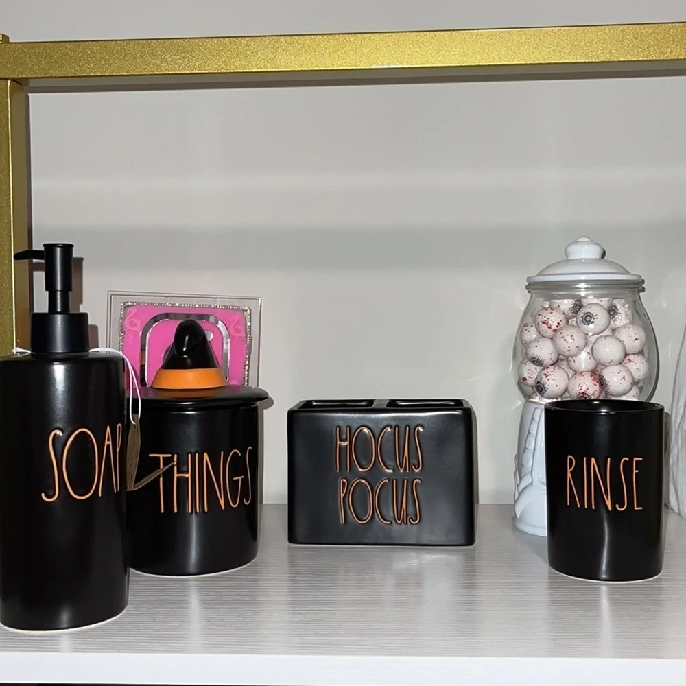RAE DUNN HALLOWEEN BATHROOM SET
